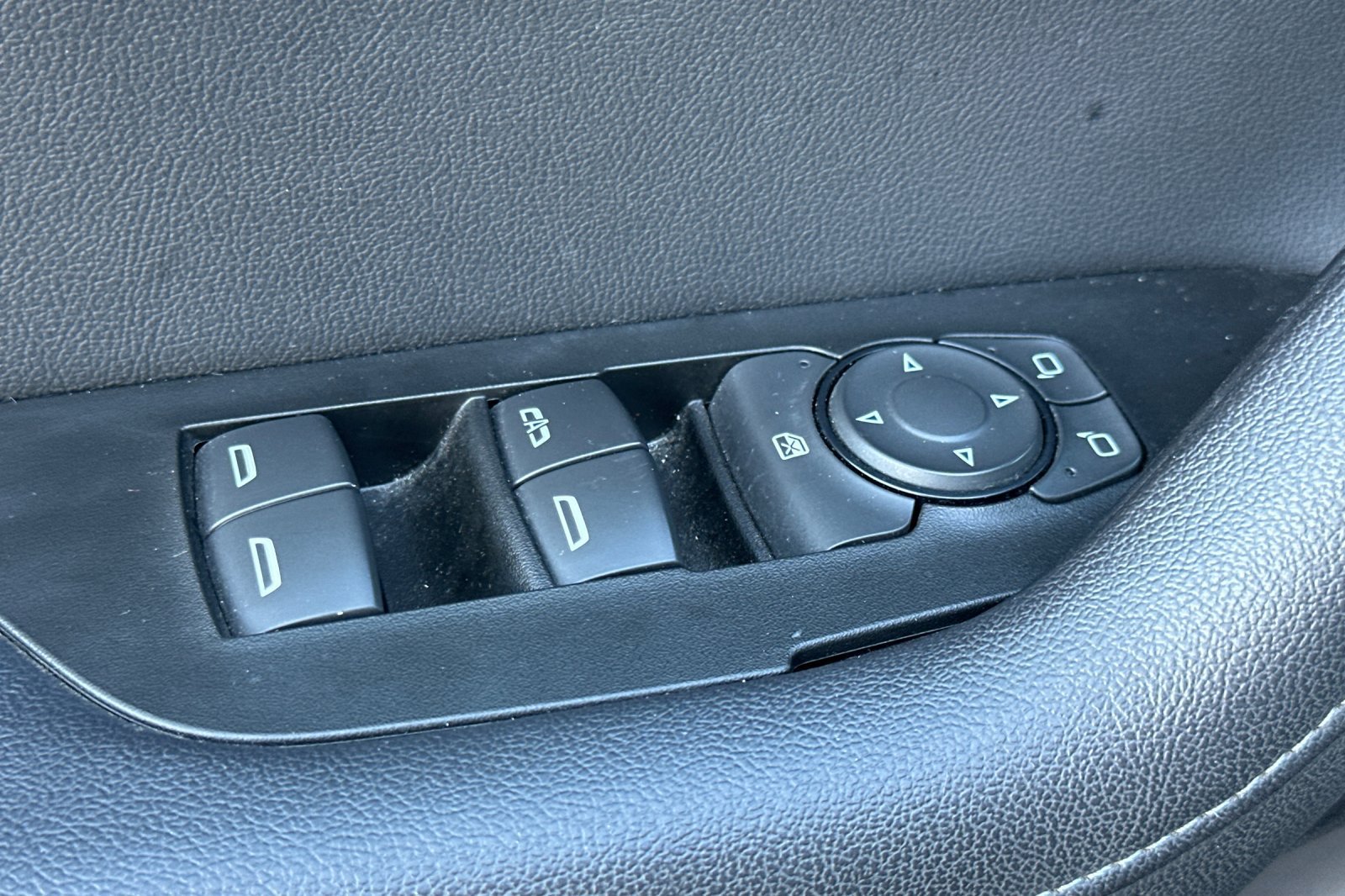 Used 2020 Chevrolet Blazer LT AWD/4WD image 12