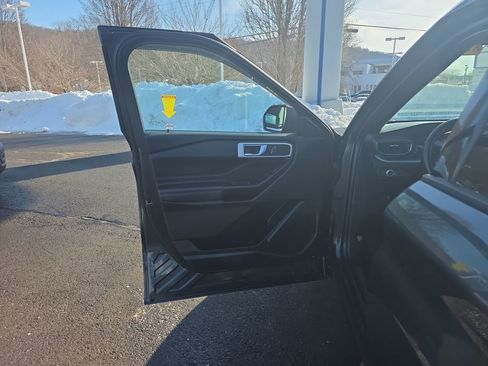Used 2020 Ford Explorer XLT w/ Equipment Group 202A image 20