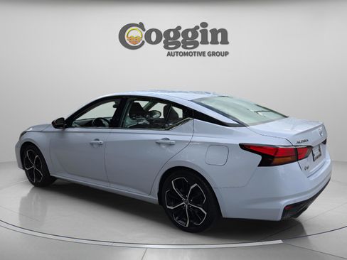 Used 2024 Nissan Altima 2.5 SR image 3