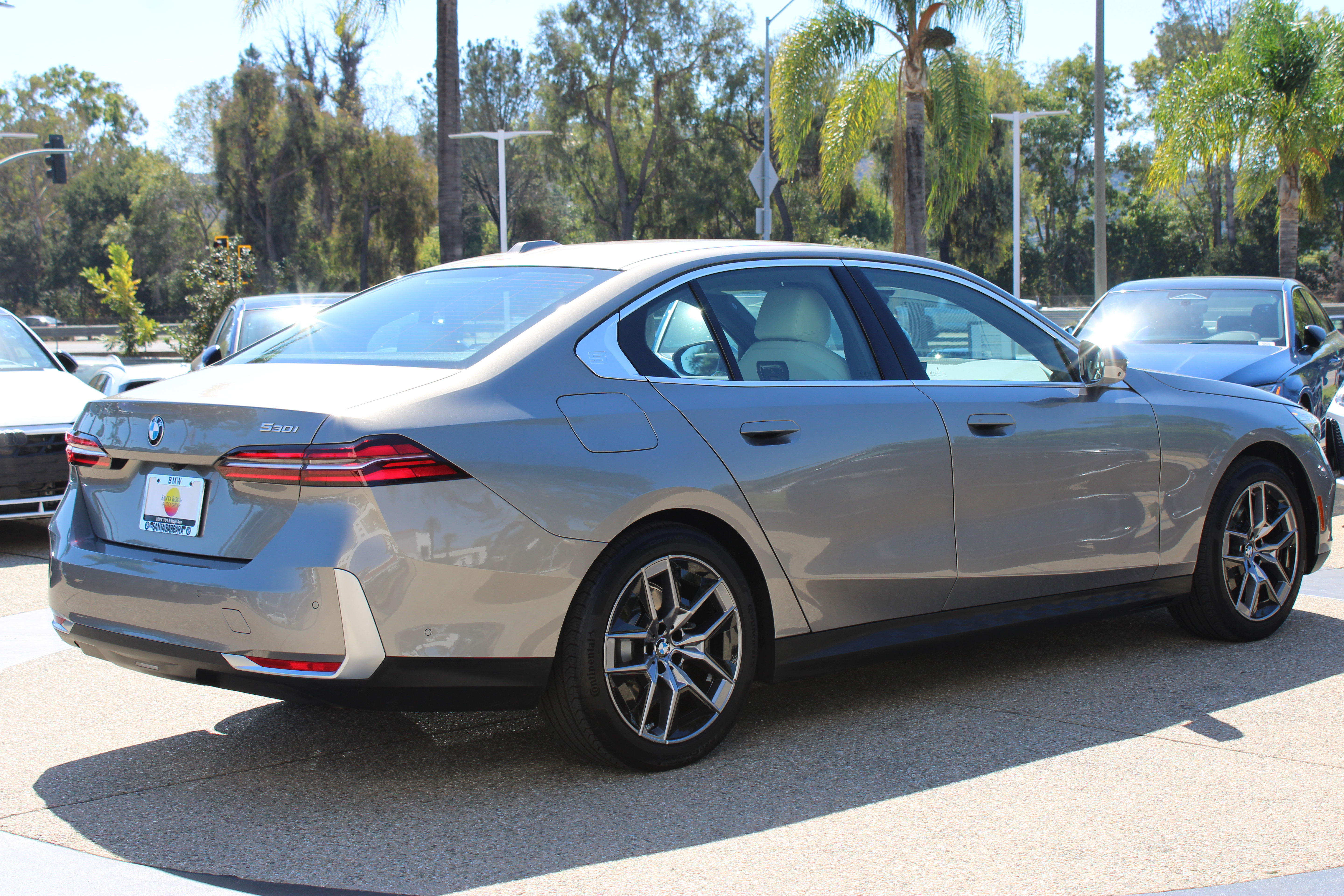 Used 2026 BMW 530i w/ Premium Package RWD image 5