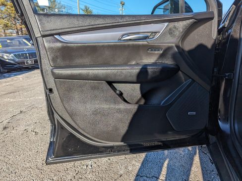 Used 2019 Cadillac XT5 Luxury image 11