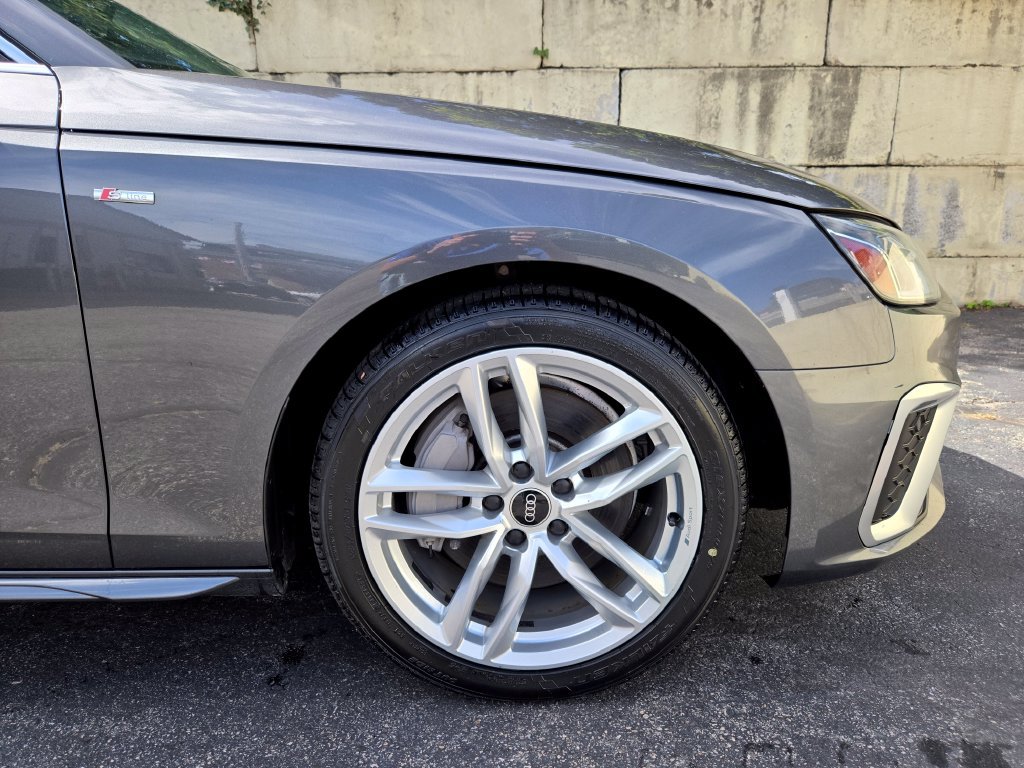 Used 2022 Audi A4 2.0T Premium Plus w/ Premium Plus Package AWD/4WD image 45
