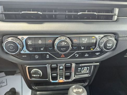 New 2025 Jeep Wrangler Sahara image 17