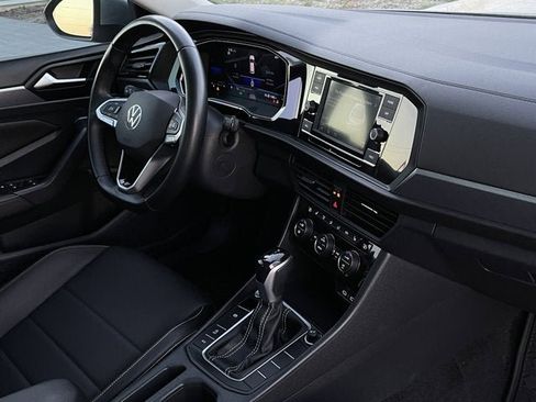 Certified 2023 Volkswagen Jetta SE w/ Panoramic Sunroof Package image 22