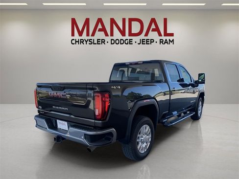 Used 2020 GMC Sierra 3500 SLT w/ SLT Premium Plus Package image 4