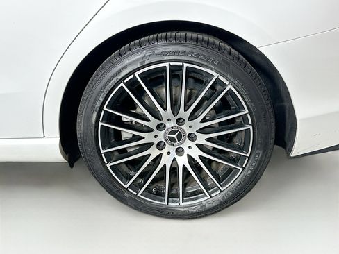 Used 2024 Mercedes-Benz C 300 Sedan image 11