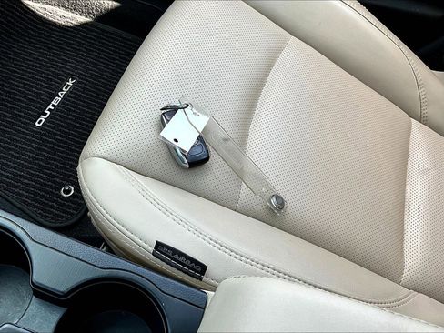 Used 2019 Subaru Outback 2.5i Limited image 35