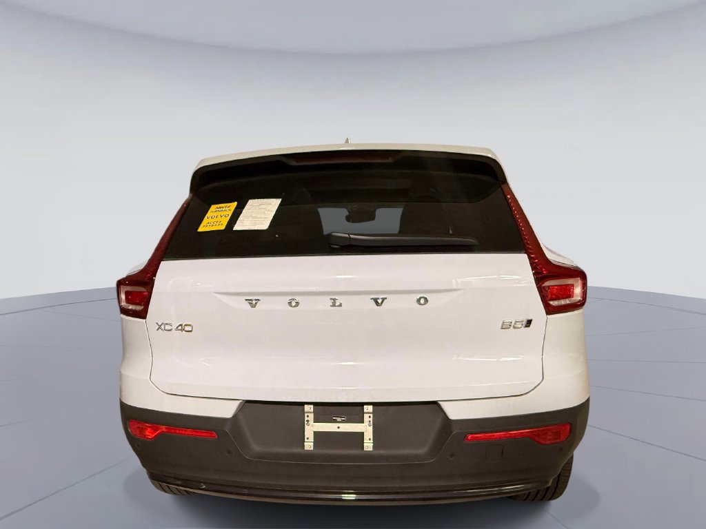 Used 2026 Volvo XC40 B5 Plus AWD/4WD image 4