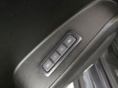 Used 2020 GMC Yukon XL SLT image 28