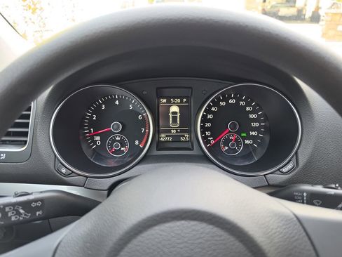 Used 2012 Volkswagen Golf 4-Door image 38