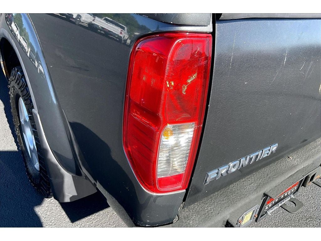 Used 2007 Nissan Frontier SE w/ SE Value Truck Pkg AWD/4WD image 30