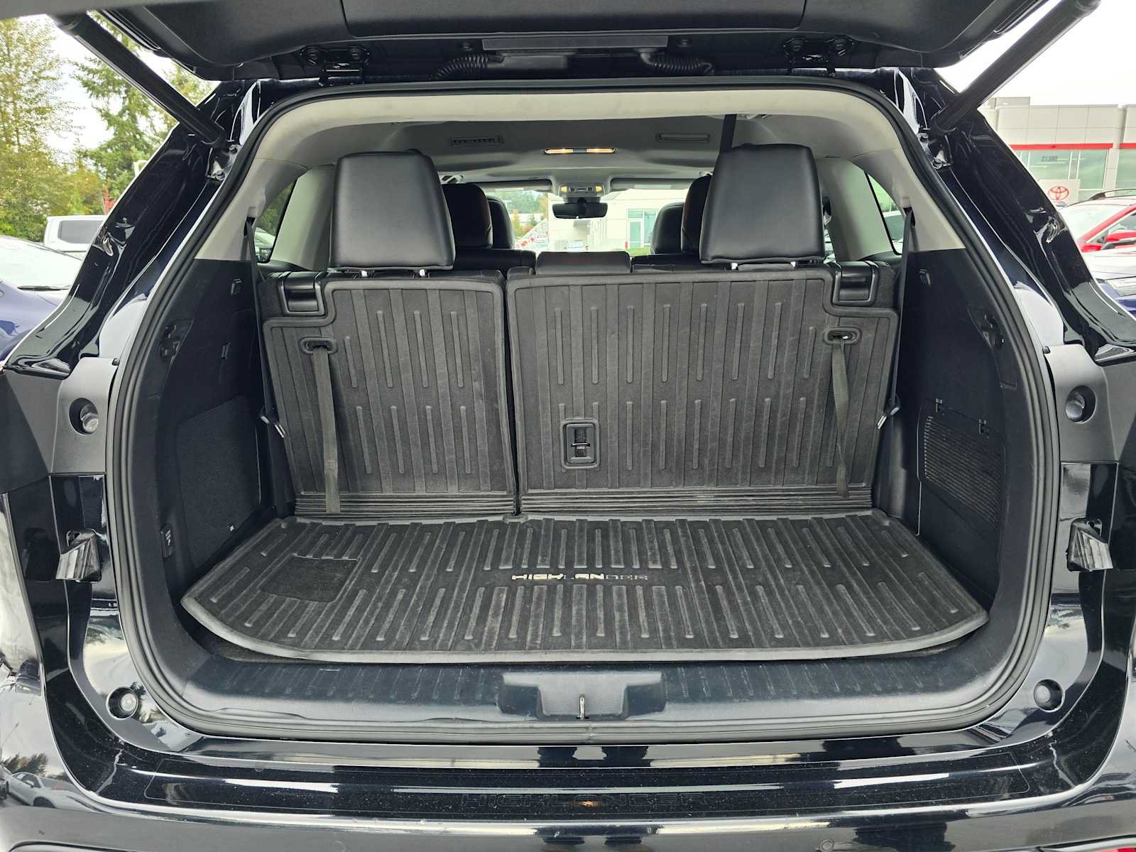 Used 2023 Toyota Highlander Limited AWD/4WD image 16