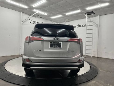 Used 2016 Toyota RAV4 XLE FWD image 6