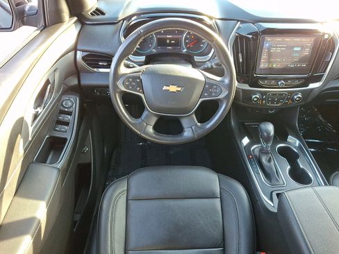 Used 2022 Chevrolet Traverse LT image 10
