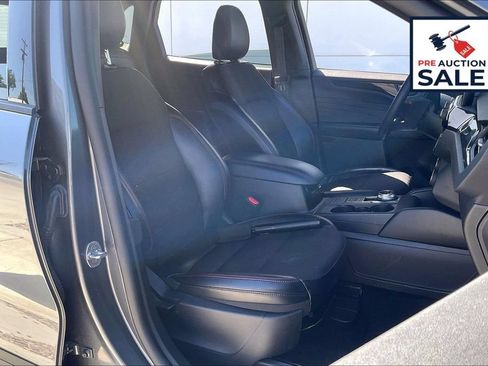Used 2025 Ford Escape ST-Line AWD/4WD image 7