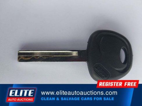 Used 2016 Hyundai Veloster image 21