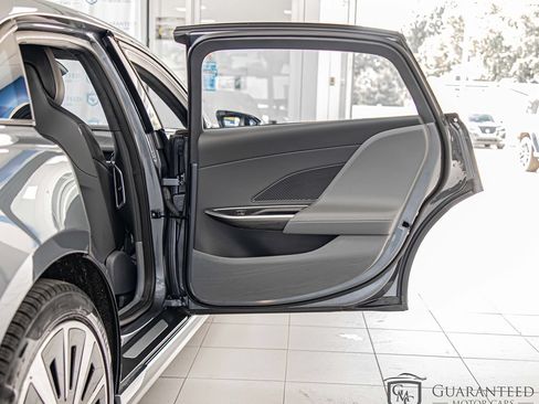 Used 2023 Lucid Air Pure AWD/4WD image 35