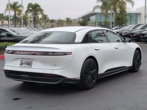 Used 2024 Lucid Air Touring AWD/4WD image 10
