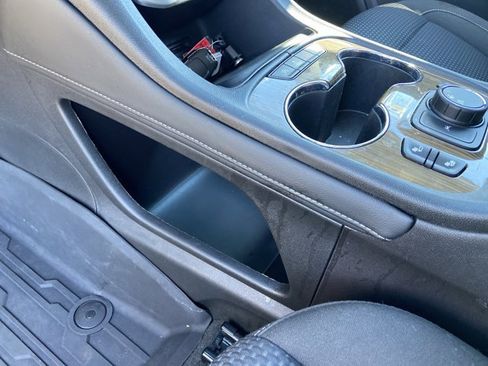 Used 2022 GMC Acadia SLE w/ Driver Convenience Package image 41