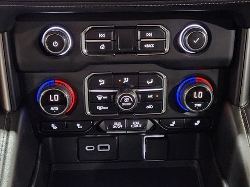 Used 2021 Chevrolet Tahoe Z71 AWD/4WD image 39
