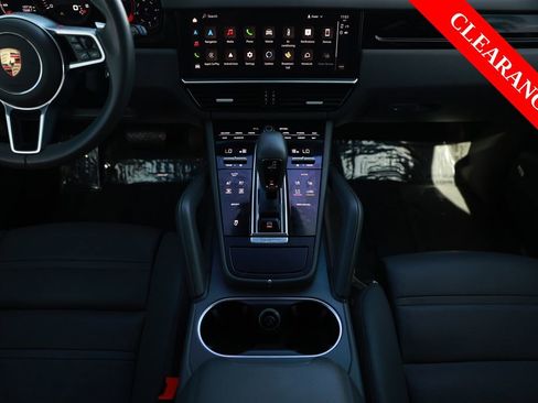 Used 2023 Porsche Cayenne Platinum Edition image 28