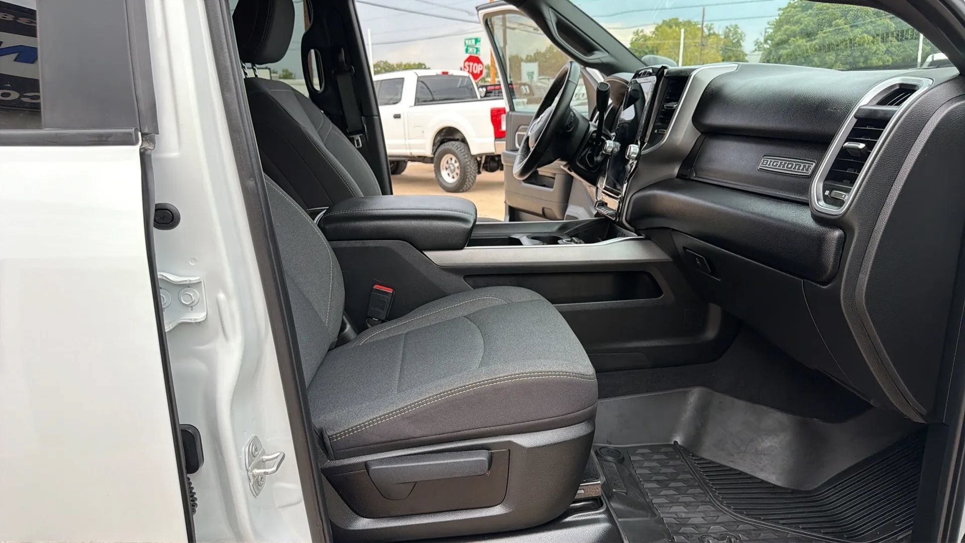 Used 2024 RAM 2500 Big Horn w/ Sport Appearance Package AWD/4WD image 14