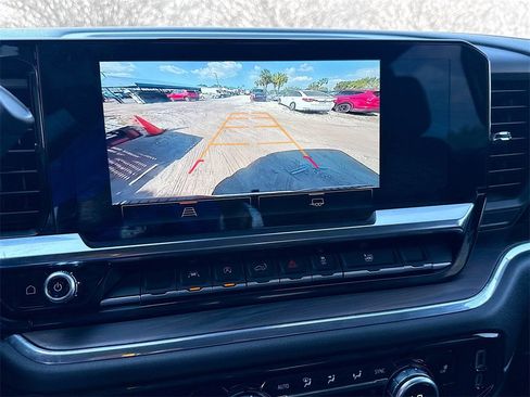 Used 2024 GMC Sierra 1500 SLT image 15