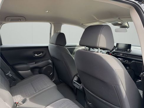 Used 2023 Honda HR-V LX image 17