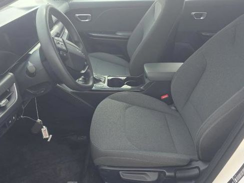Used 2025 Kia K4 LXS image 7
