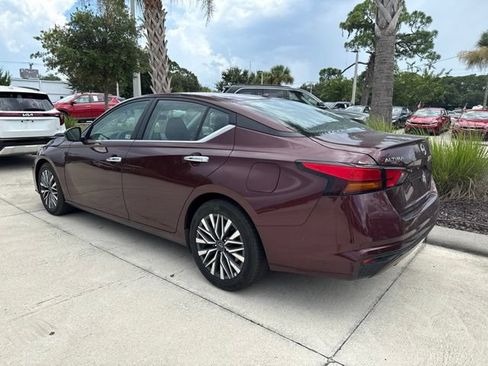Used 2025 Nissan Altima 2.5 SV FWD image 5