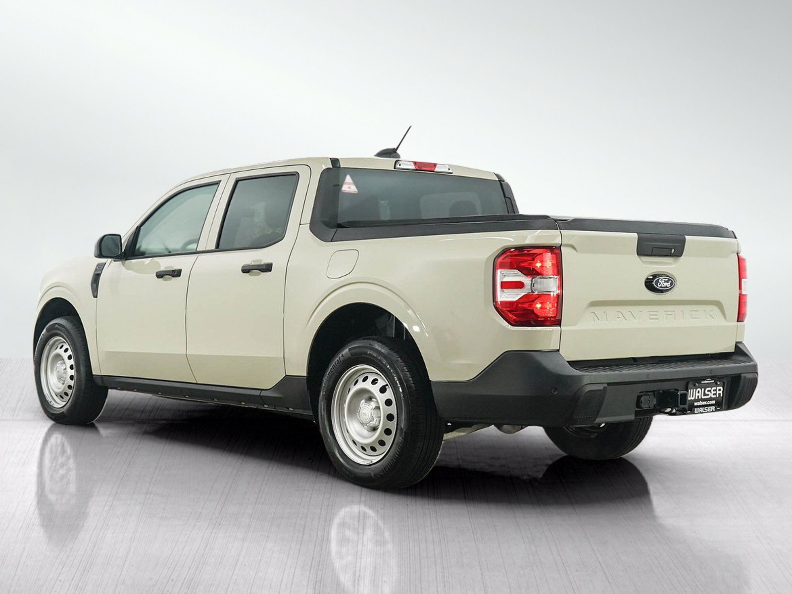 Used 2025 Ford Maverick XL w/ Equipment Group 101A AWD/4WD image 3