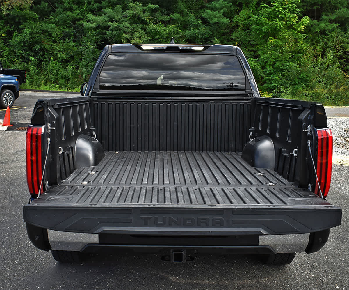 Used 2022 Toyota Tundra SR5 AWD/4WD image 8