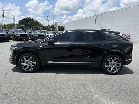 Used 2025 Cadillac Optiq Luxury 2 AWD/4WD image 4