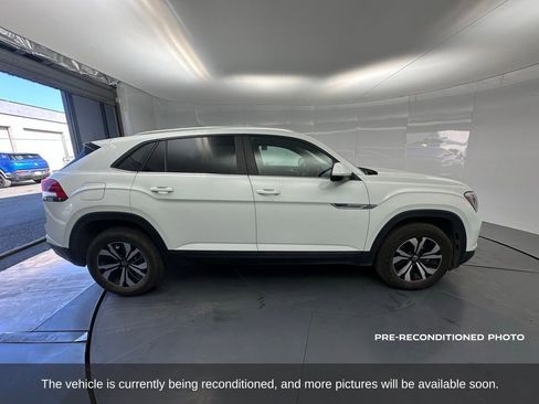 Used 2024 Volkswagen Atlas Cross Sport SE image 7