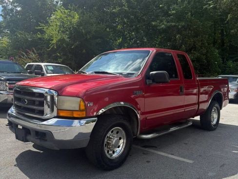 Used 2001 Ford F250 XLT image 2