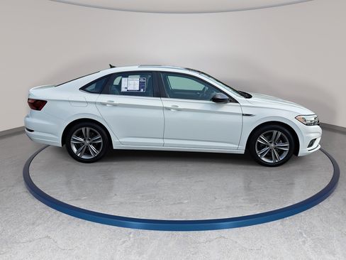 Used 2020 Volkswagen Jetta R-Line w/ R-Line Cold Weather Package FWD image 4