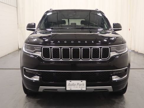 Certified 2024 Jeep Wagoneer L Series II w/ Flexible Seating Group image 4