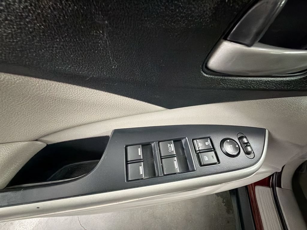Used 2012 Honda CR-V EX-L image 21