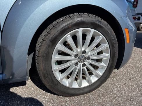 Used 2019 Volkswagen Beetle 2.0T SE image 5