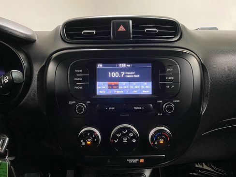 Used 2019 Kia Soul image 19