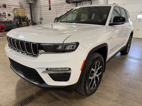 Certified 2025 Jeep Grand Cherokee Limited w/ Luxury Tech Group II image 48