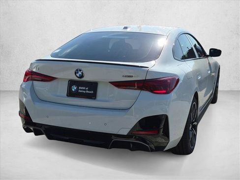 New 2026 BMW i4 eDrive40 RWD image 2