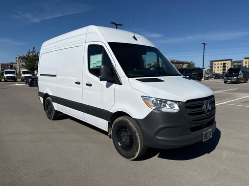 New 2025 Mercedes-Benz Sprinter 2500 image 3