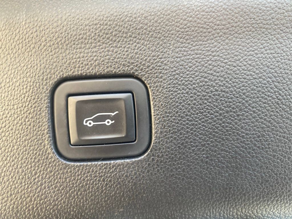 Used 2018 Buick Enclave Premium w/ Experience Buick Package AWD/4WD image 23