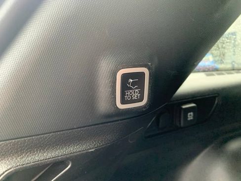 Used 2024 Jeep Grand Cherokee Limited w/ Luxury Tech Group II AWD/4WD image 6