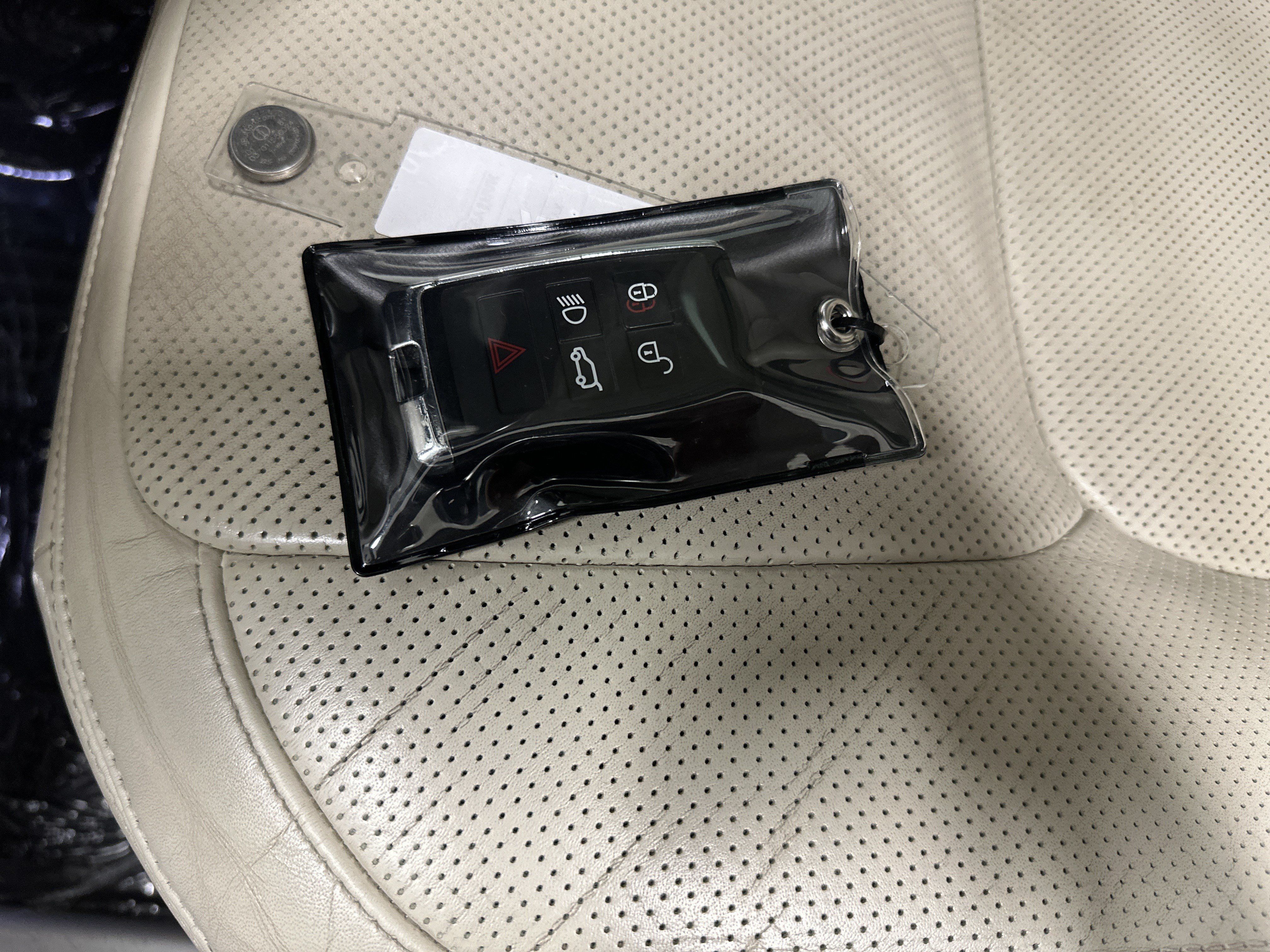 Used 2020 Land Rover Range Rover HSE AWD/4WD image 36