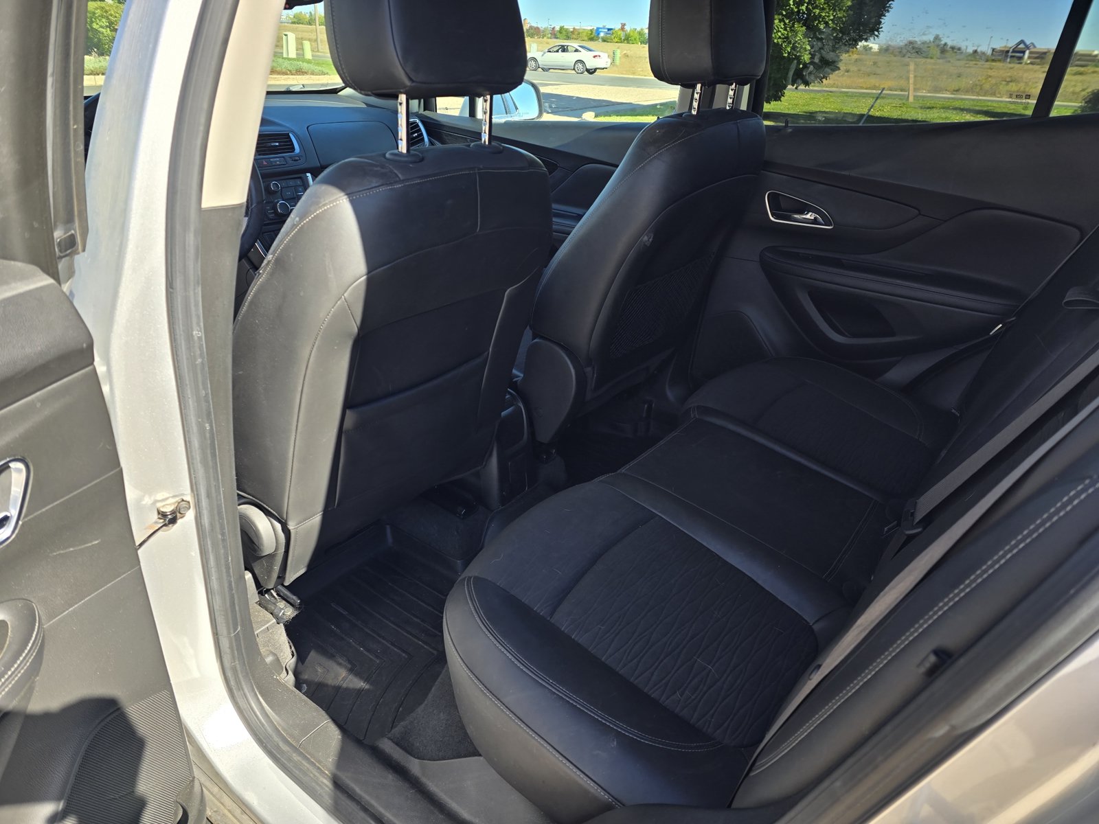 Used 2015 Buick Encore FWD image 14