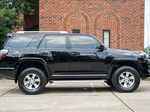 Used 2019 Toyota 4Runner 4WD image 4