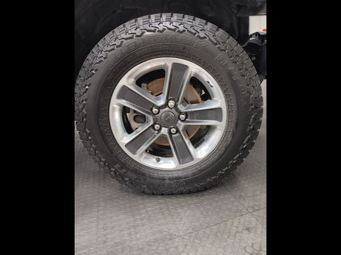 Used 2020 Jeep Wrangler Unlimited Sahara image 21