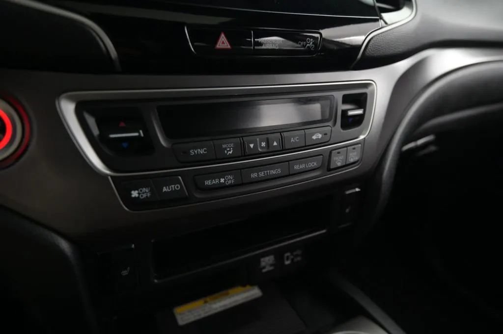 Used 2021 Honda Pilot Special Edition image 27